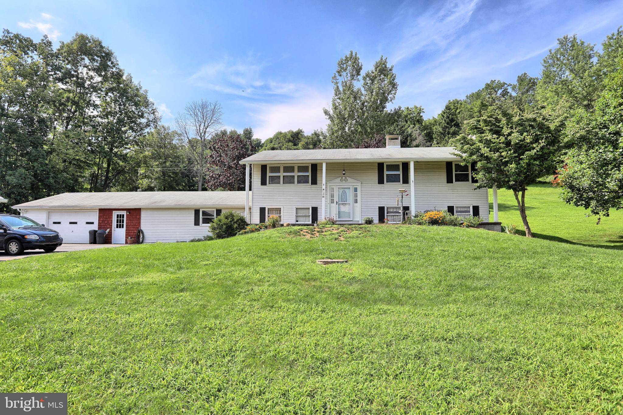 New Bloomfield, PA 17068,90 RIDGE RD