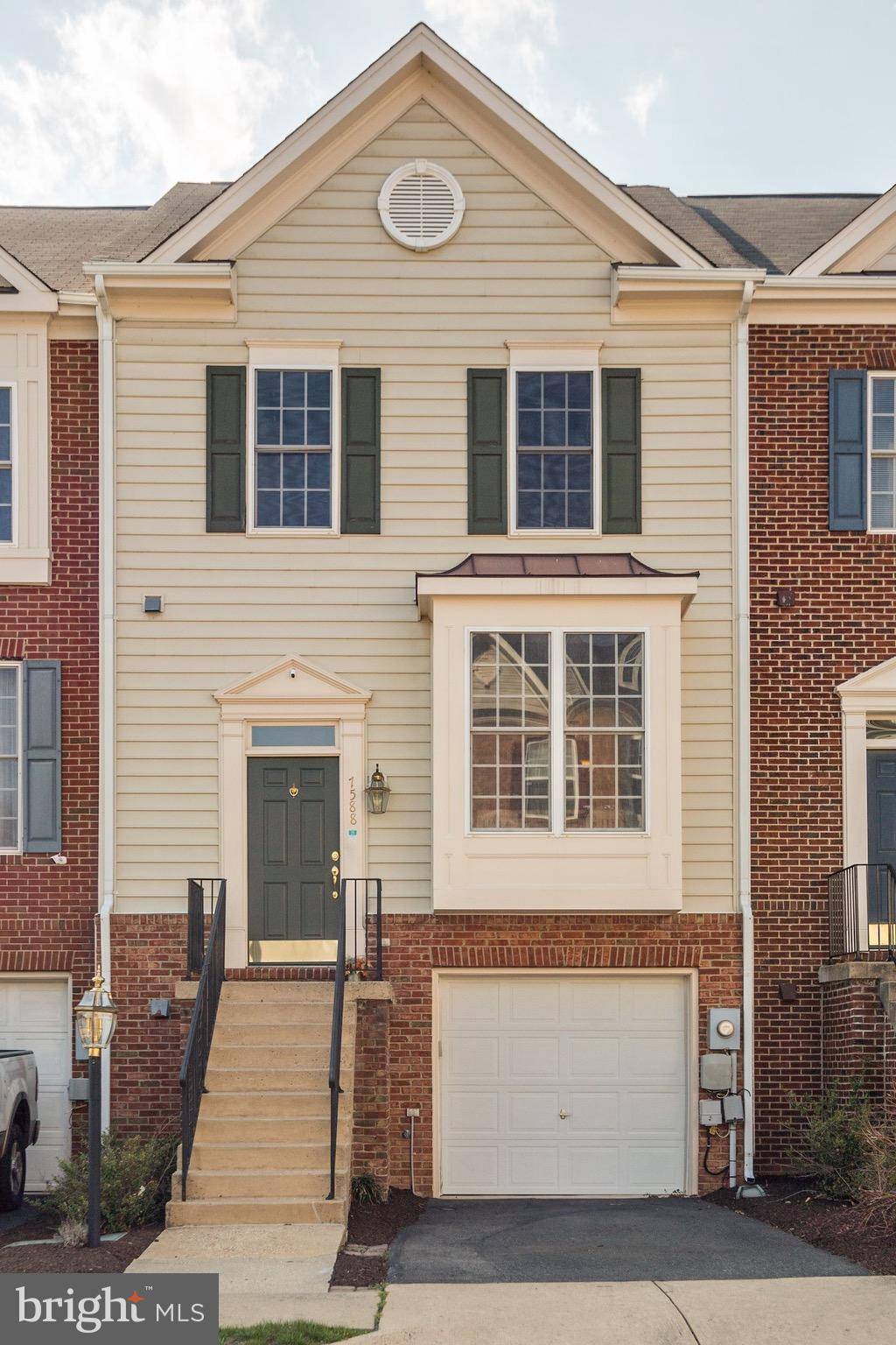 Alexandria, VA 22306,7588 GREAT SWAN CT