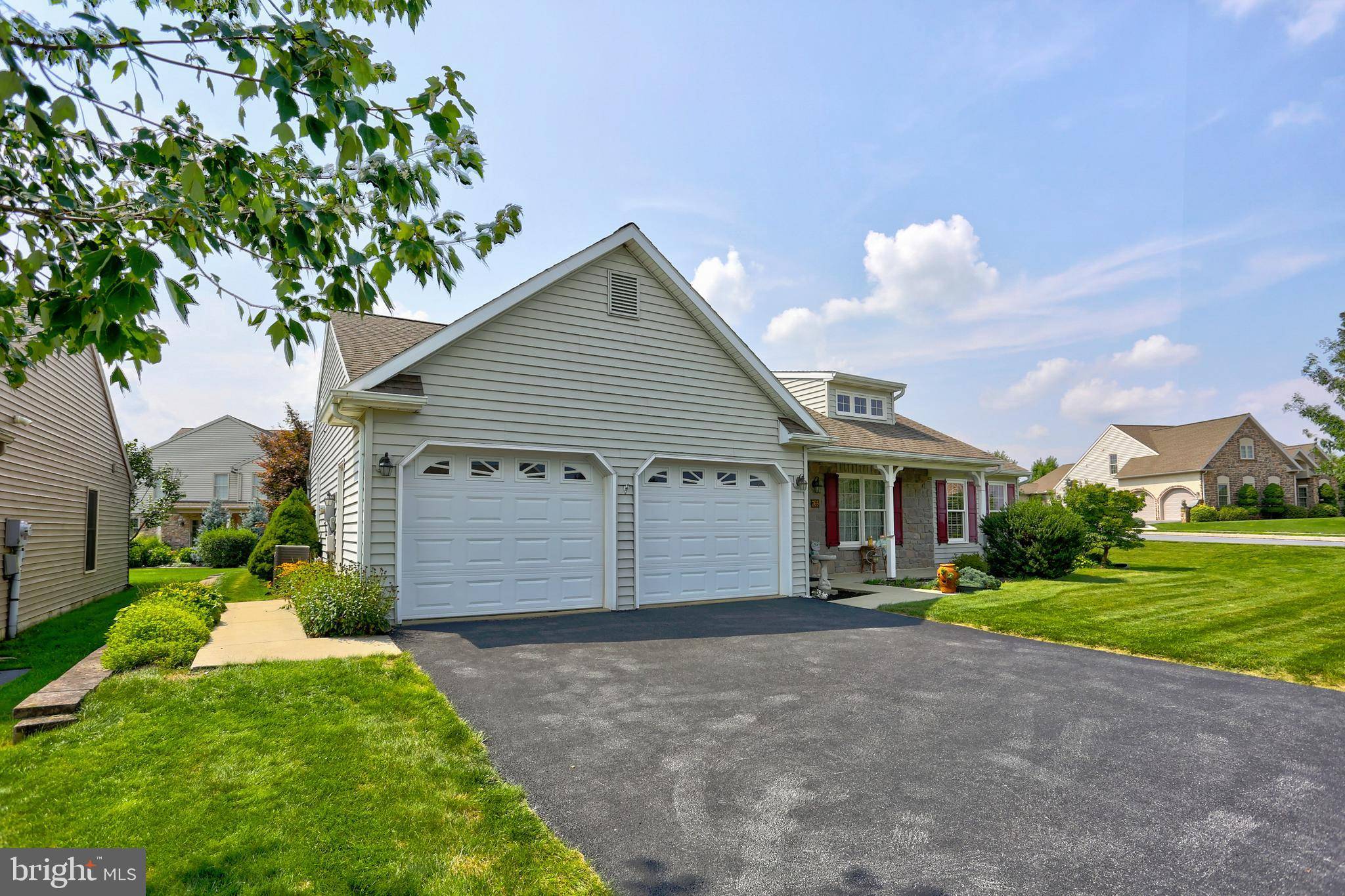 Manheim, PA 17545,765 HEATHER RDG