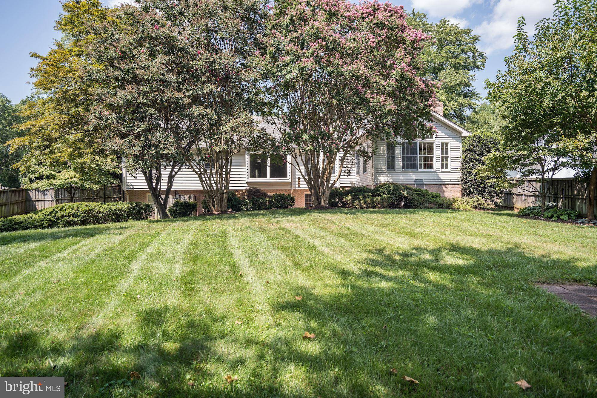 Mclean, VA 22102,8019 BIRNAM WOOD DR