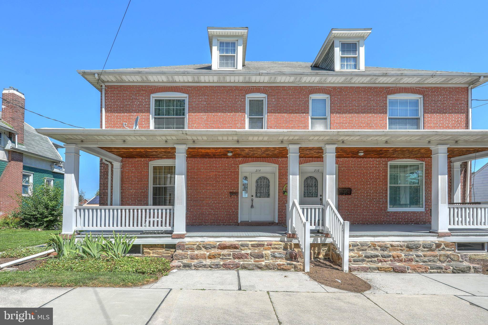 New Oxford, PA 17350,214 LINCOLN WAY E