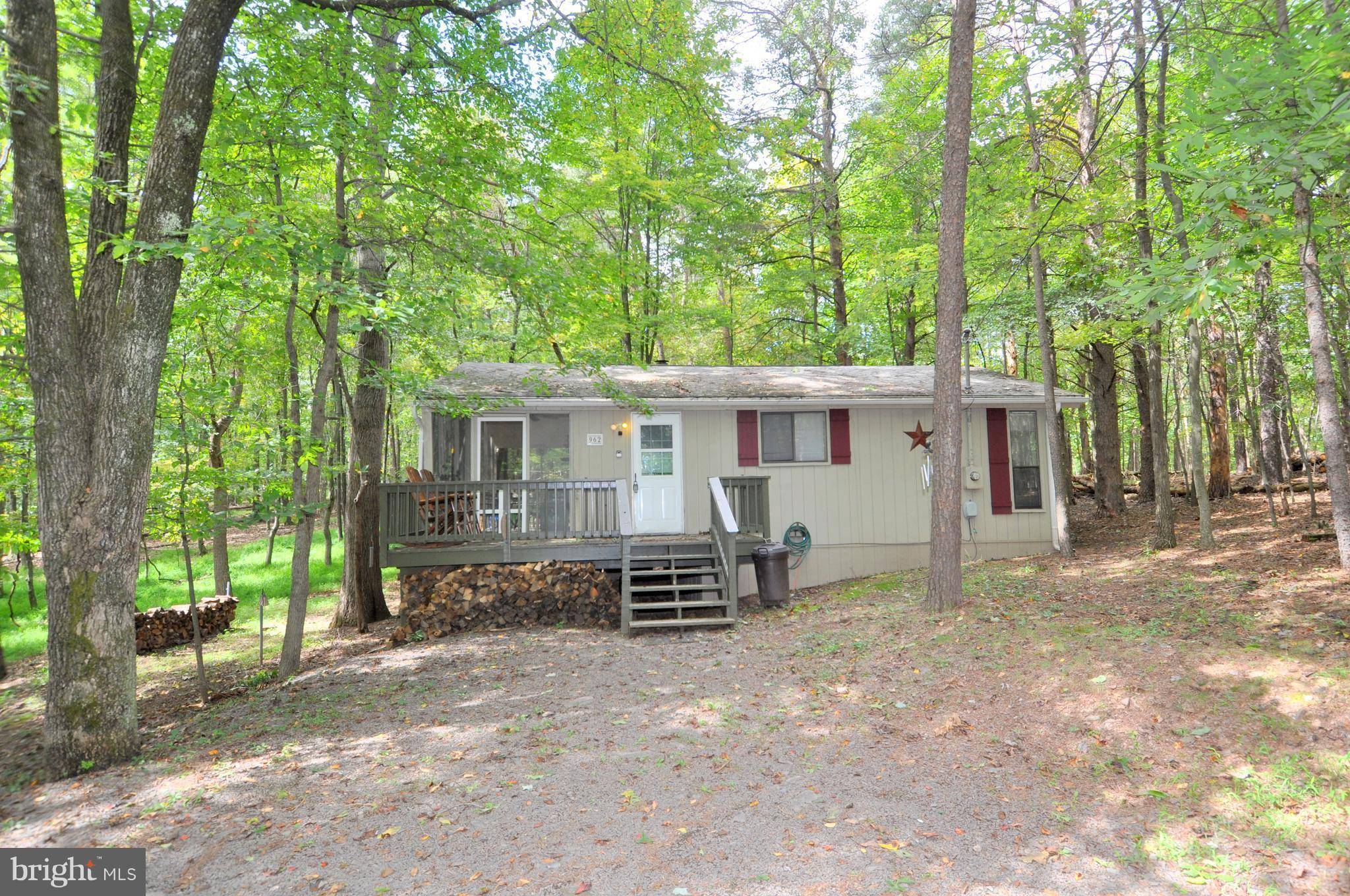 Hedgesville, WV 25427,962 TUCKAHOE TRL