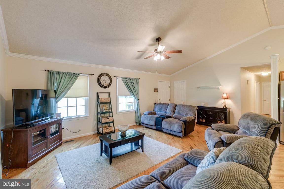 Colonial Beach, VA 22443,410 LAKEVIEW DR