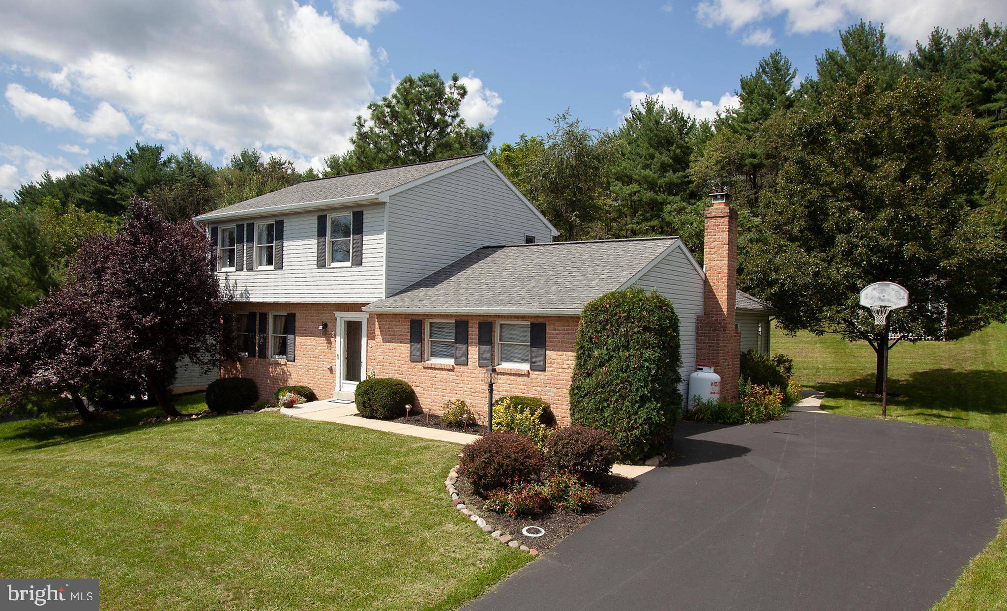 Harrisburg, PA 17111,5810 HILLSBOROUGH CT