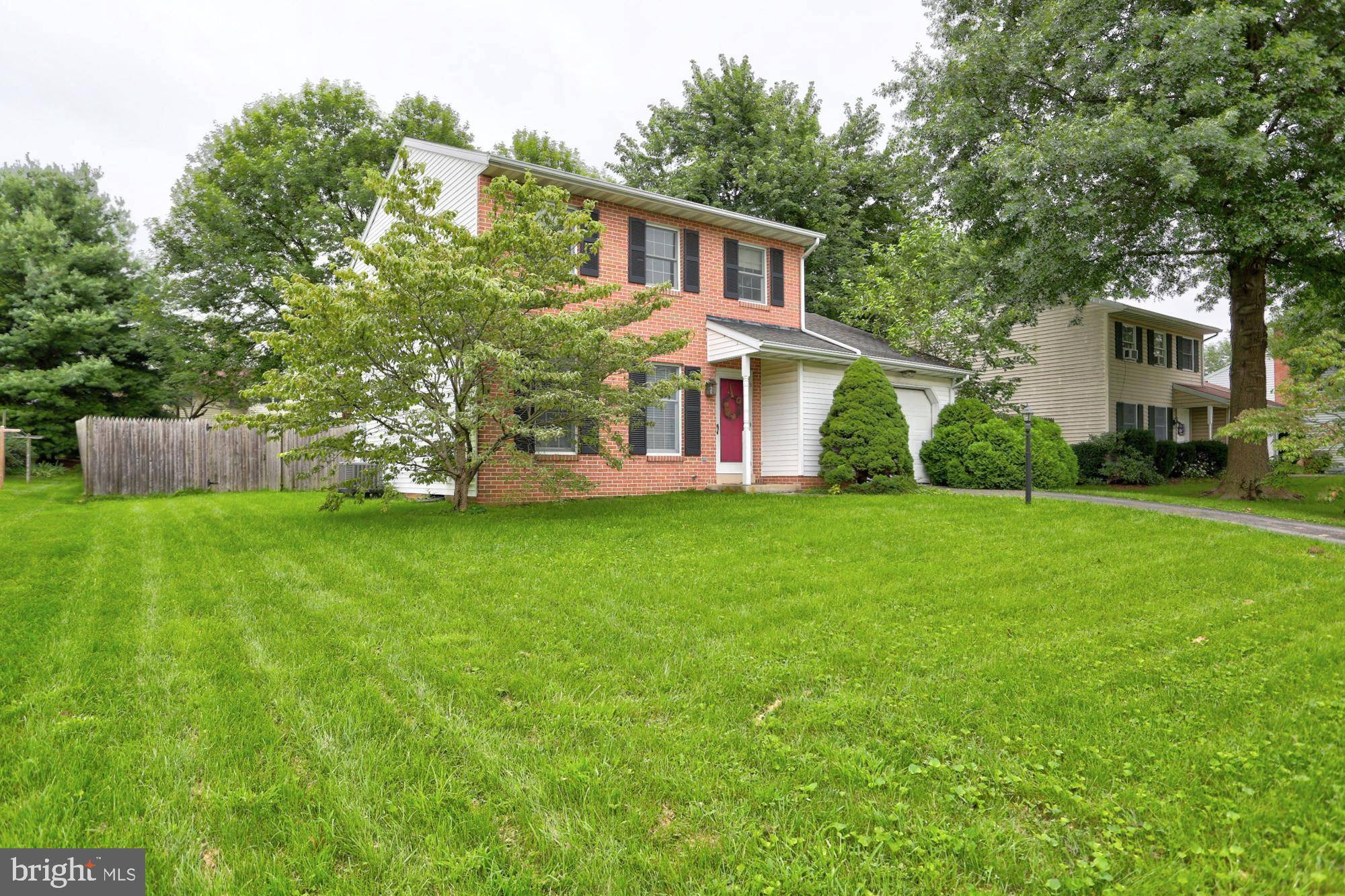 Lancaster, PA 17601,2271 BOB WHITE LN