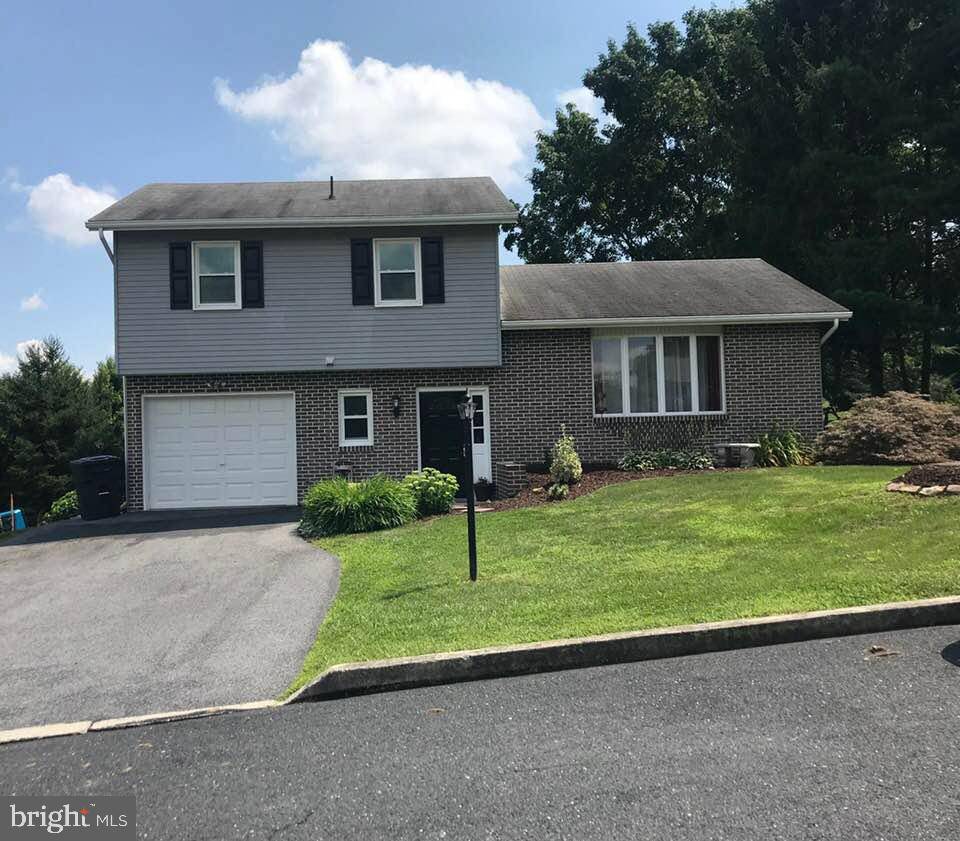 Lewisberry, PA 17339,736 CAPRI CIR