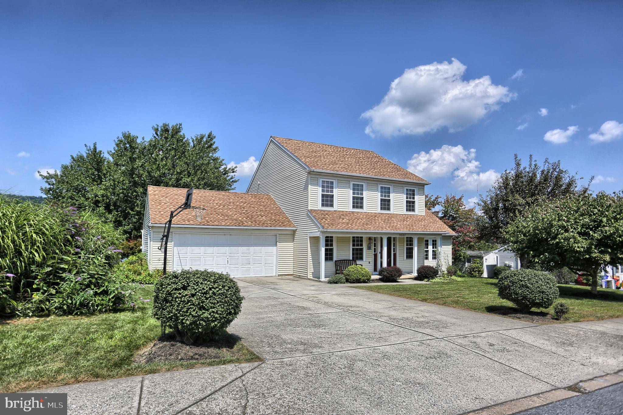 Enola, PA 17025,1037 HEMLOCK LN