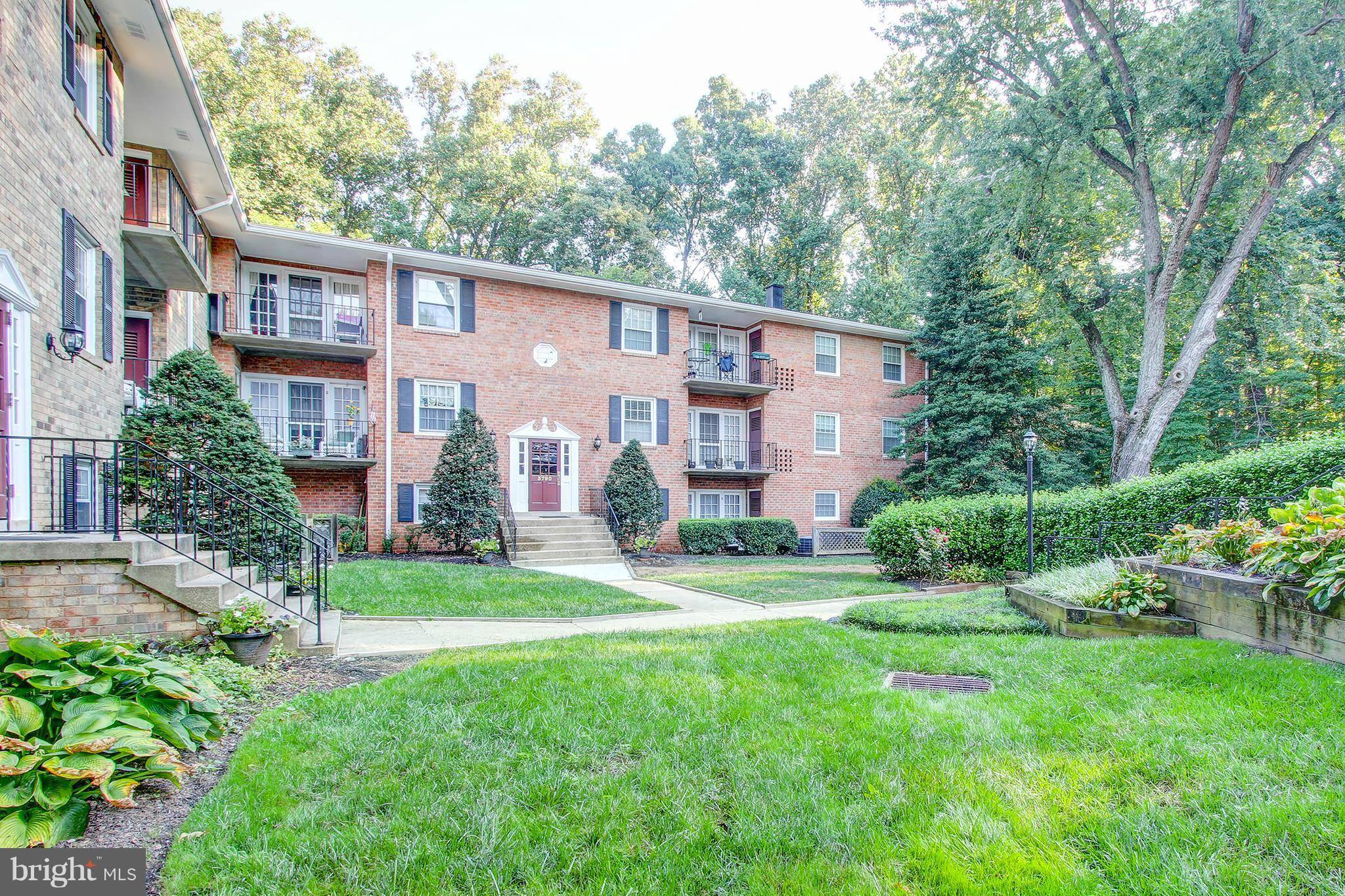 Fairfax, VA 22031,3790 LYNDHURST DR #101