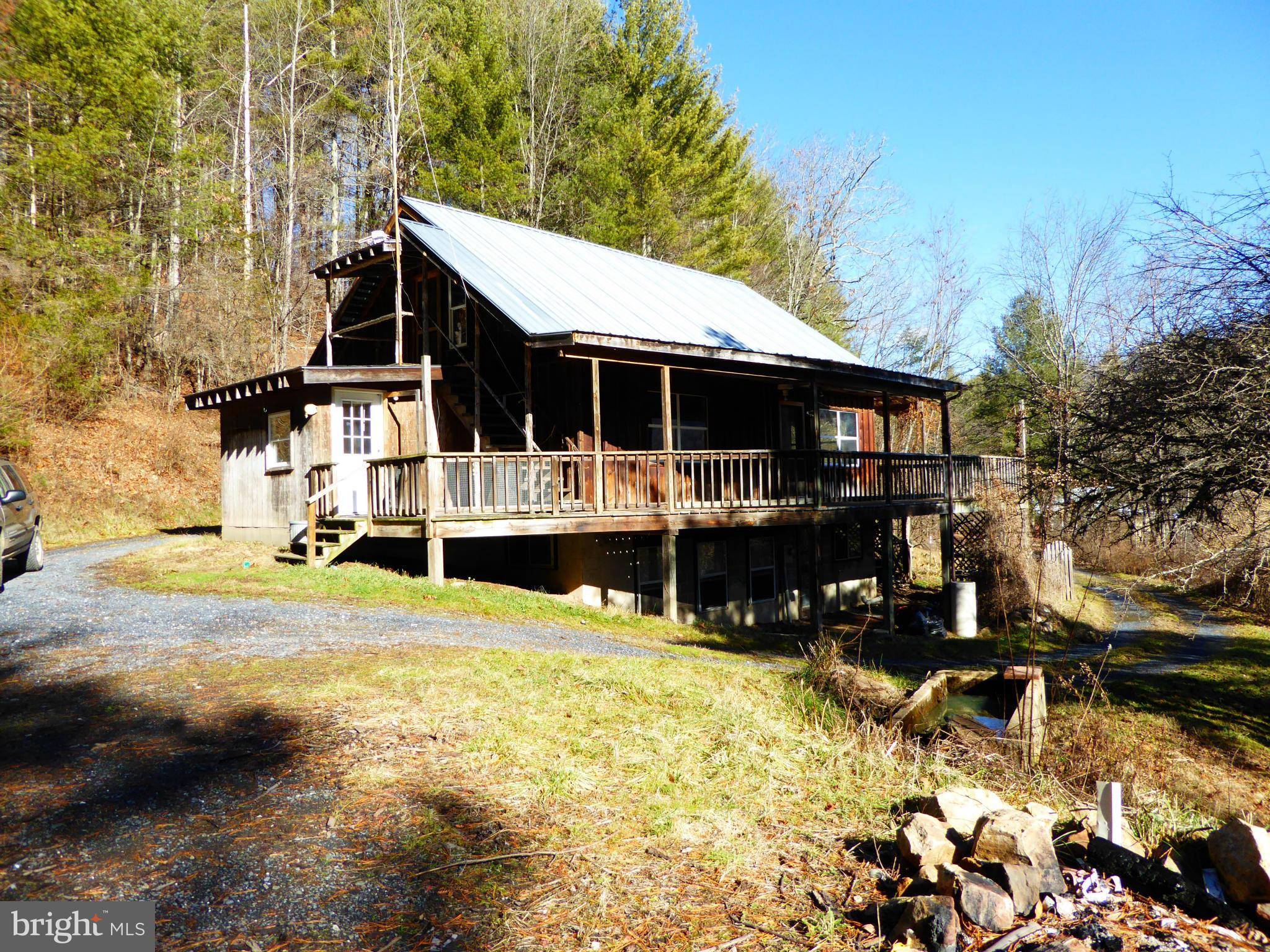 Sugar Grove, WV 26815,209 FALCON LN