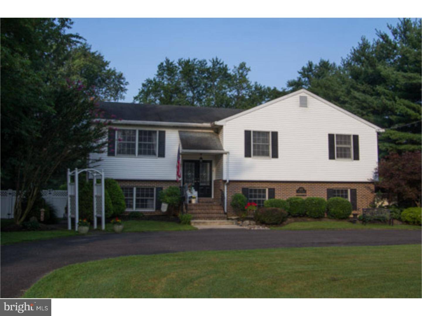 Moorestown, NJ 08057,402 PLEASANT VALLEY AVE