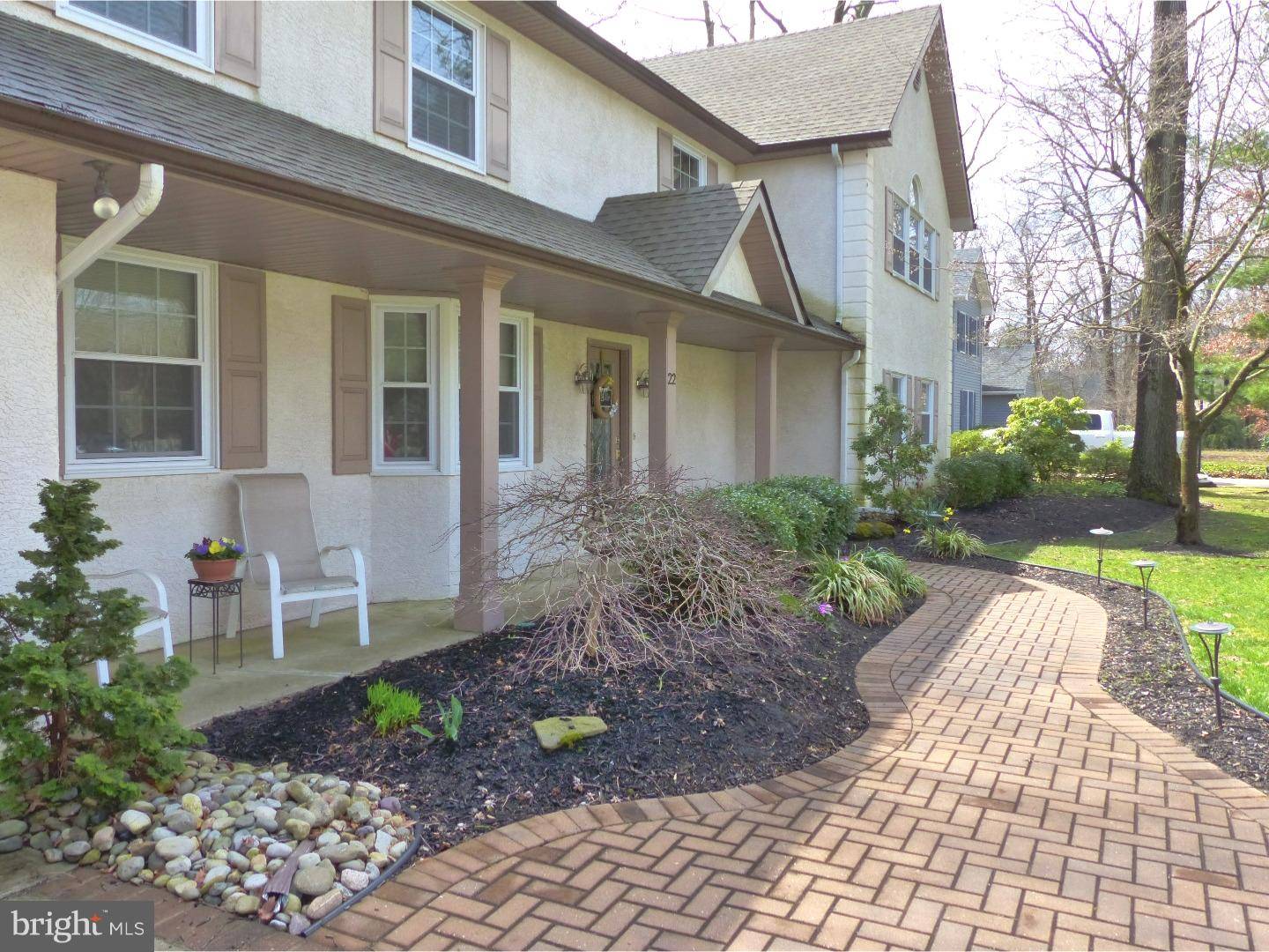 Sewell, NJ 08080,22 LAKESIDE LN