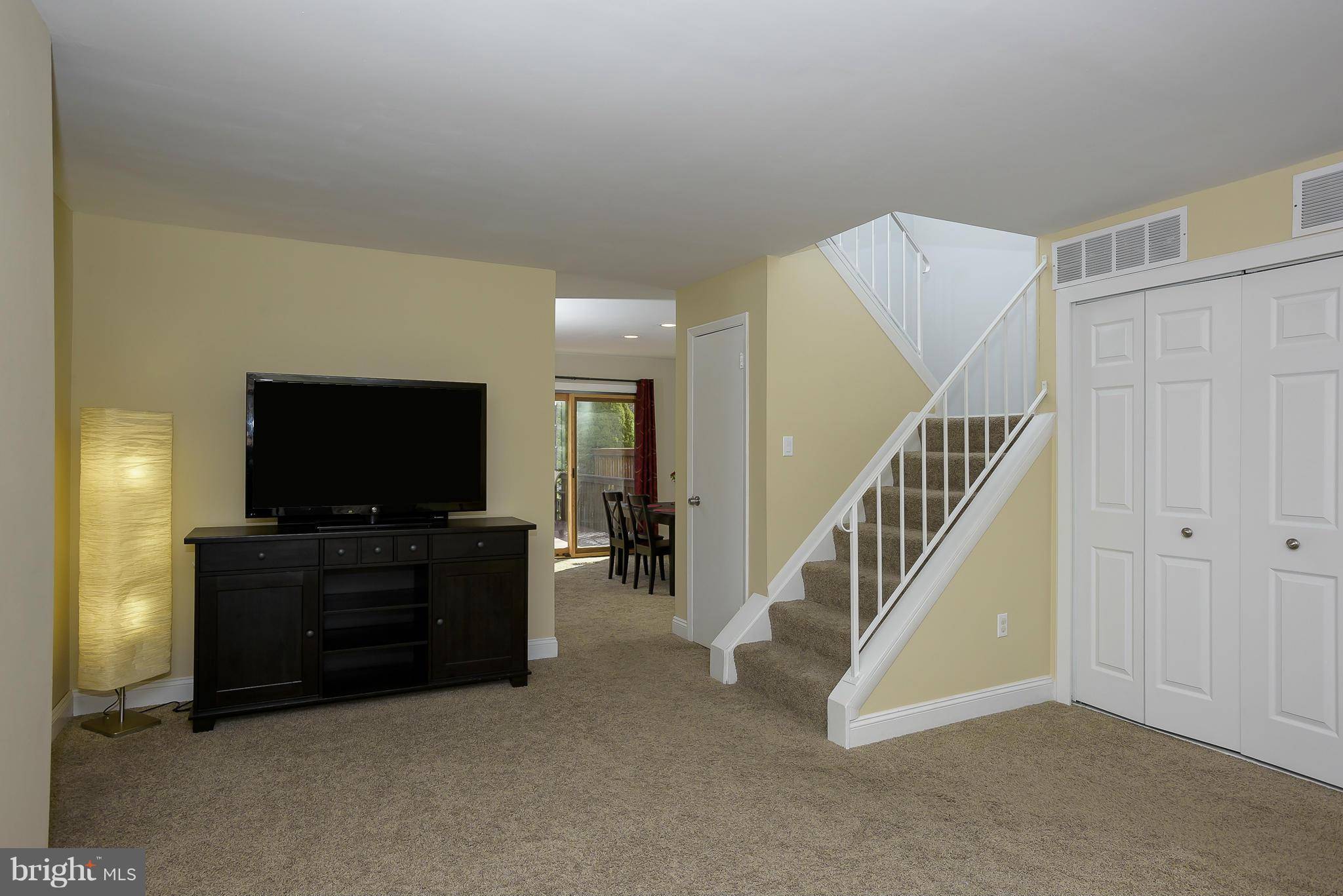 Catonsville, MD 21228,15 OAK SHADOWS CT