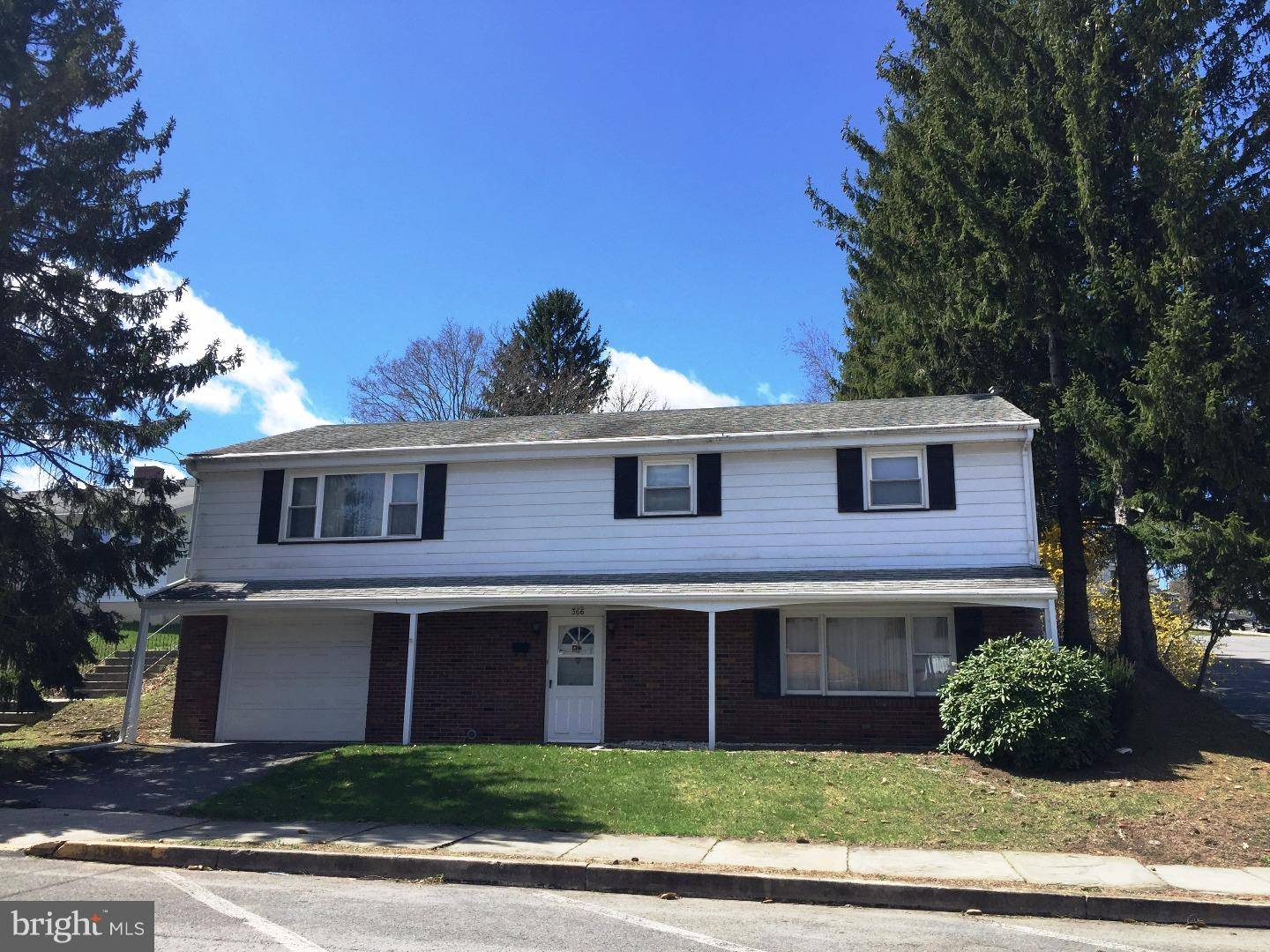 Lehighton, PA 18235,366 N 3RD ST