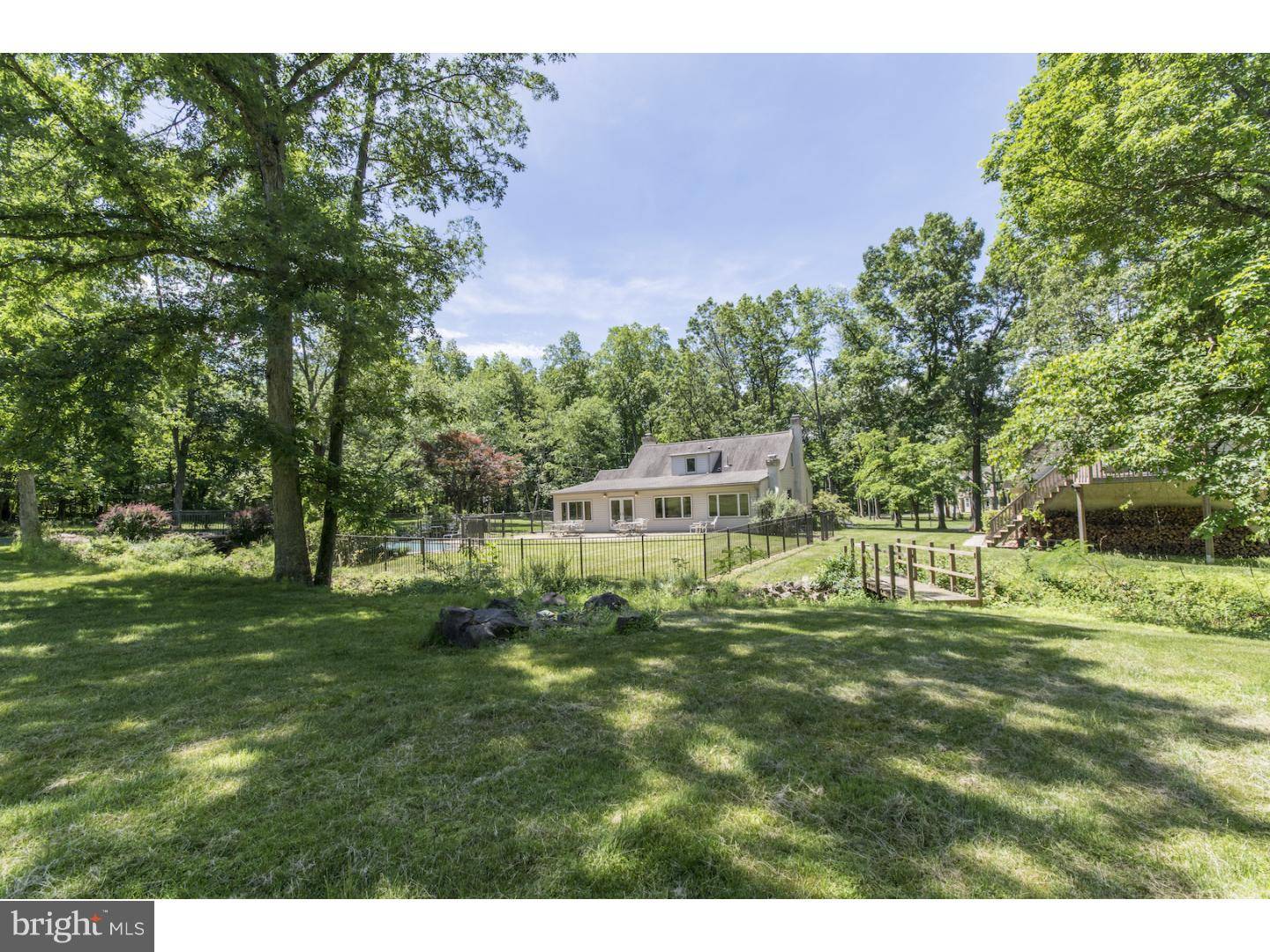 Green Lane, PA 18054,5162 HIFFLETRAYER RD