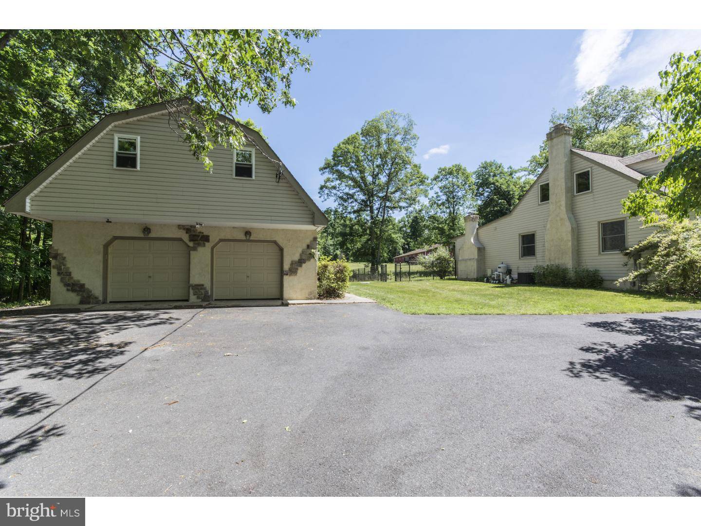 Green Lane, PA 18054,5162 HIFFLETRAYER RD