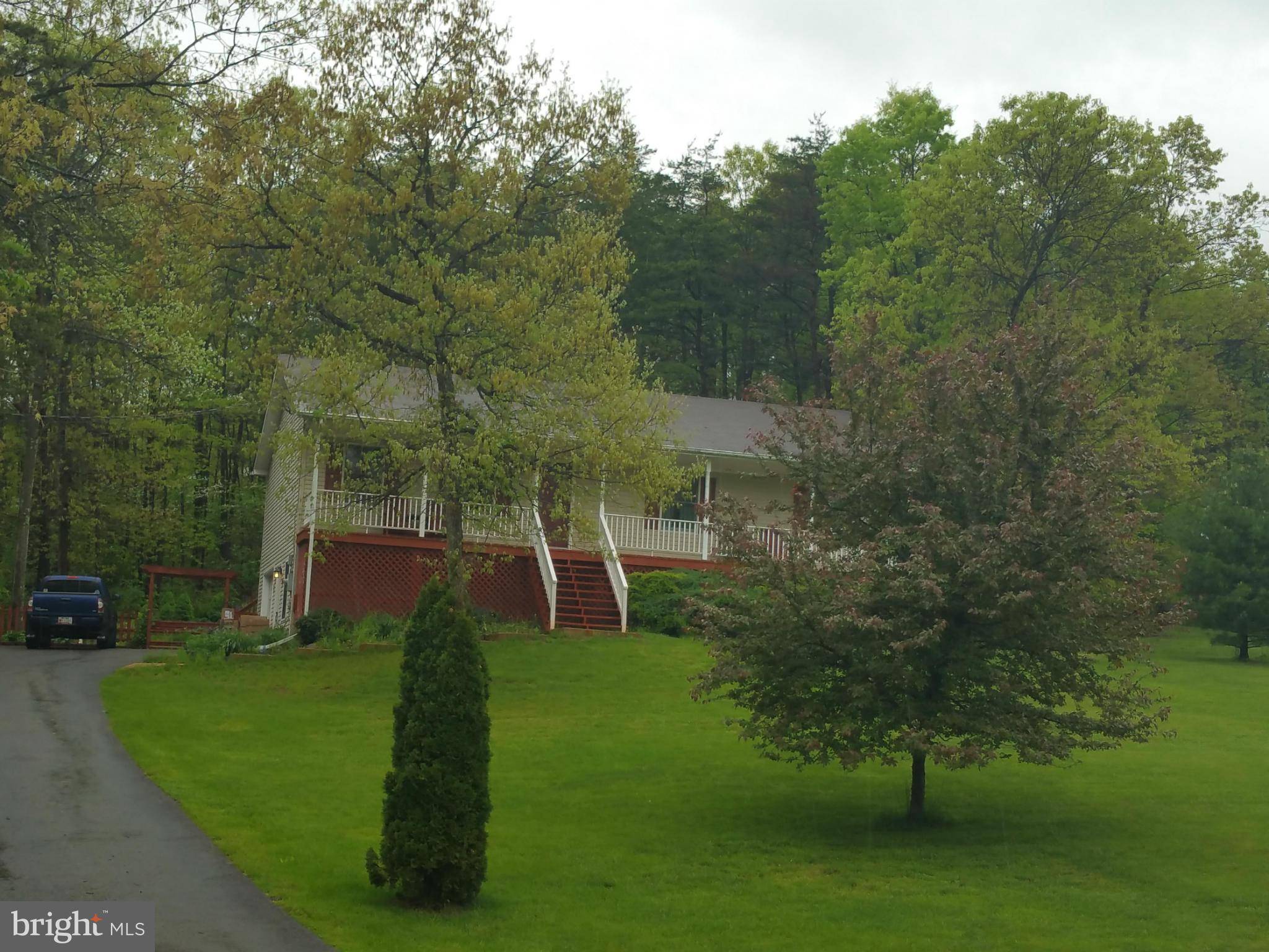 Inwood, WV 25428,925 CHANTILLY LN