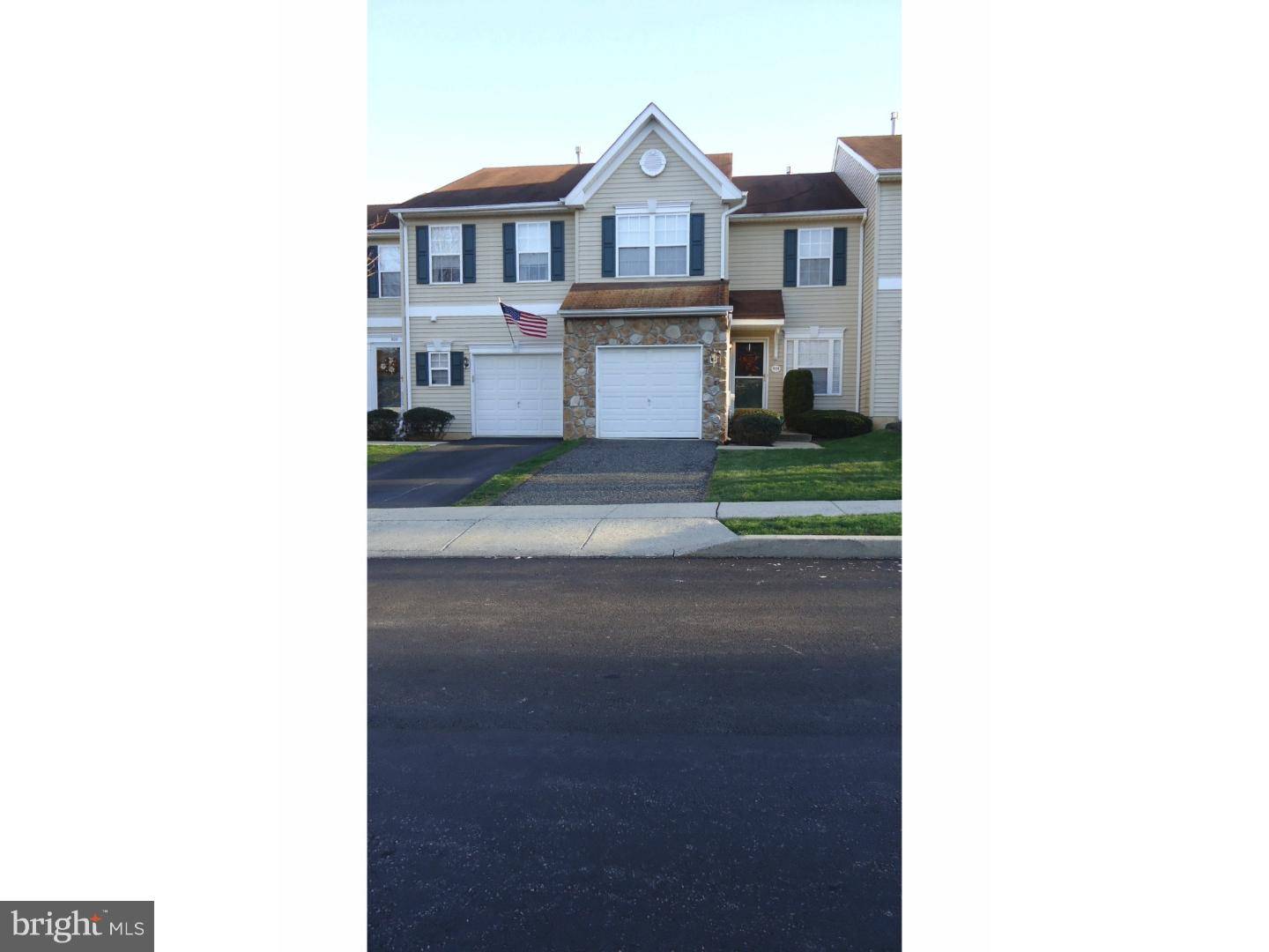 Royersford, PA 19468,924 KATIE CIR