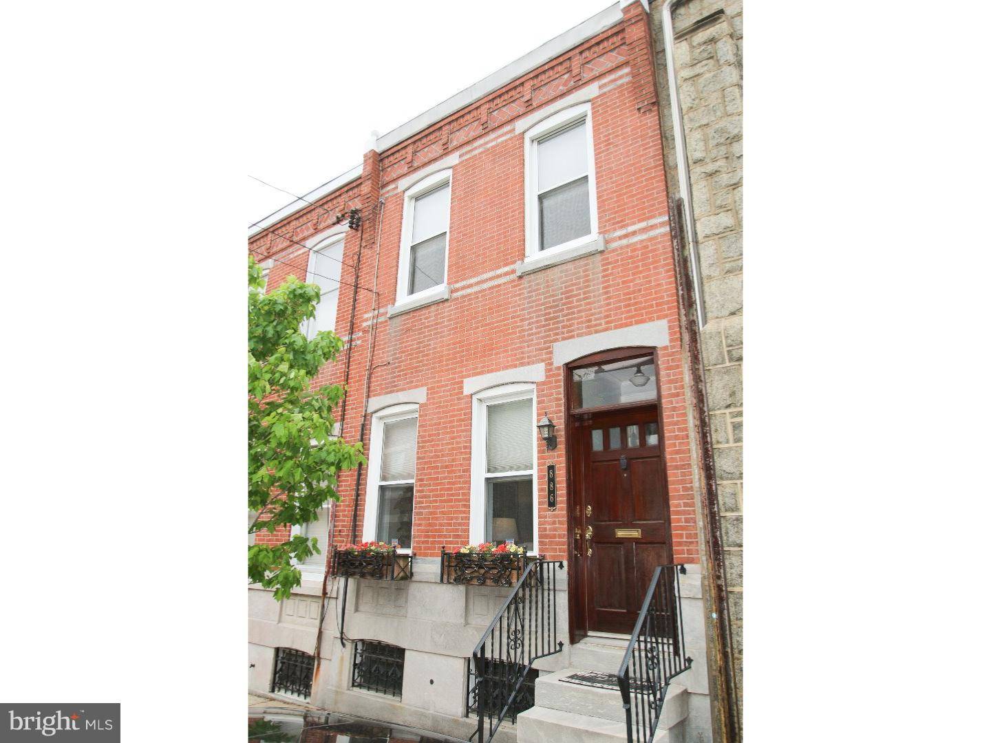 Philadelphia, PA 19130,886 N PENNOCK ST