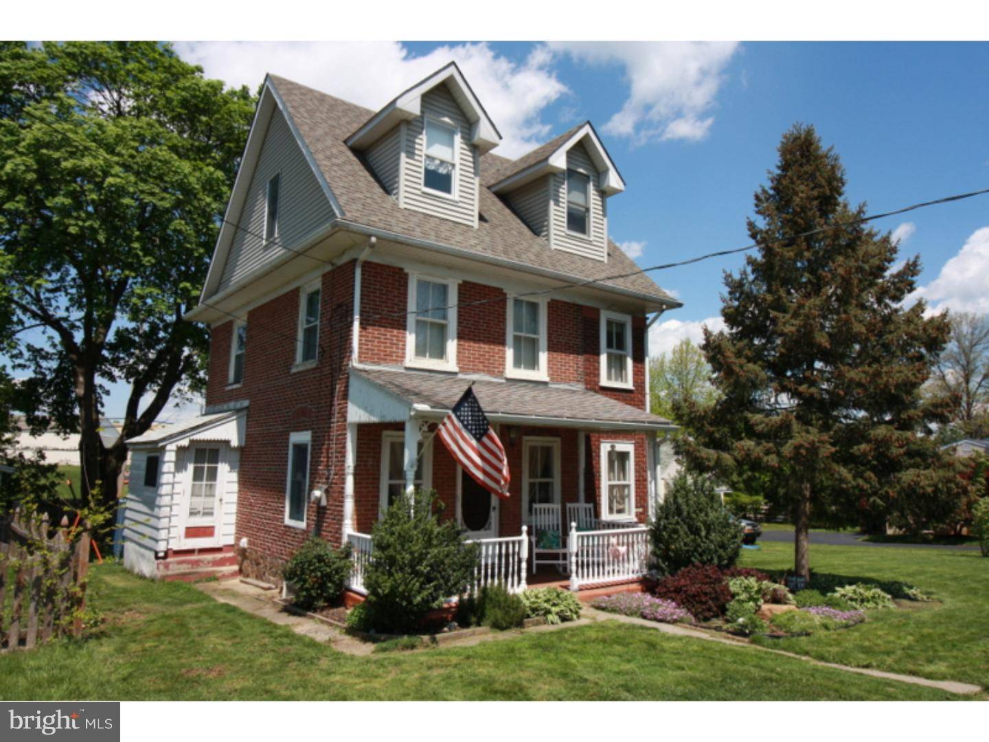 Royersford, PA 19468,927 CHESTNUT ST