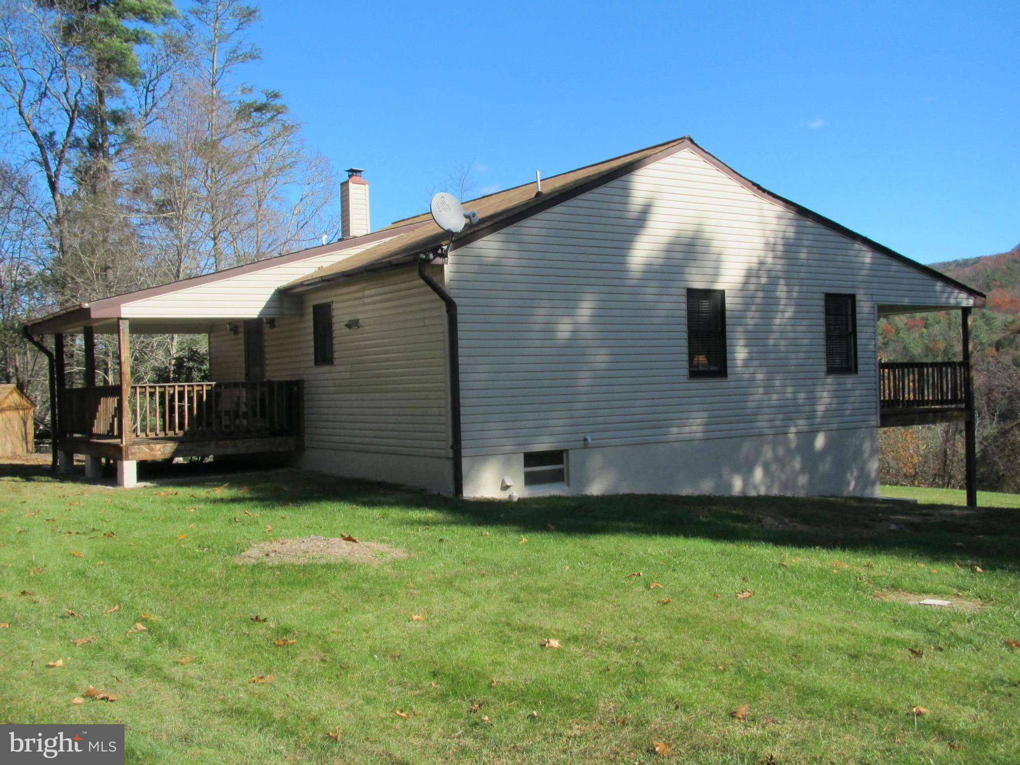 Sugar Grove, WV 26815,66 CABIN POINT LN