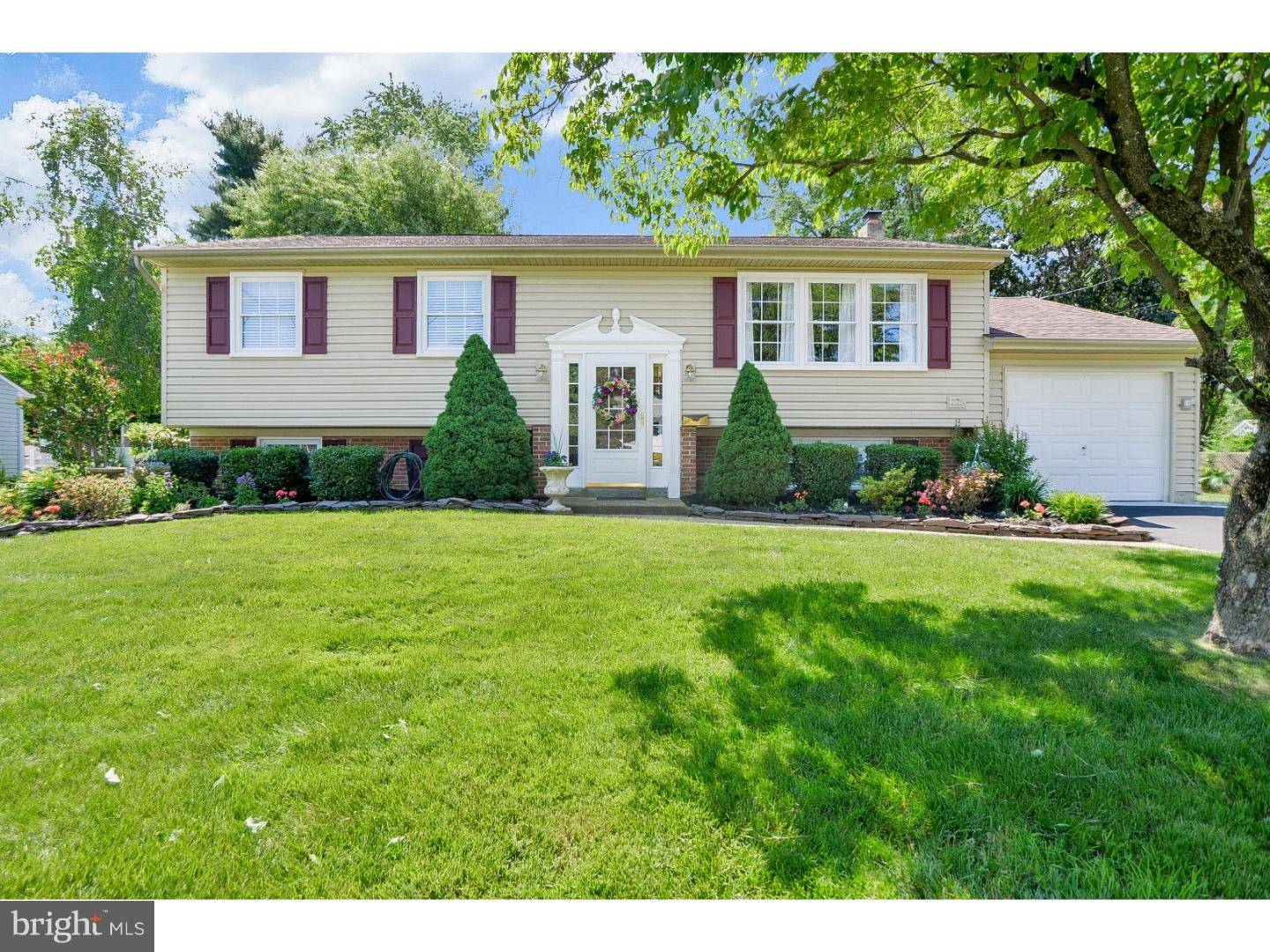 Somerdale, NJ 08083,225 ORONO PL