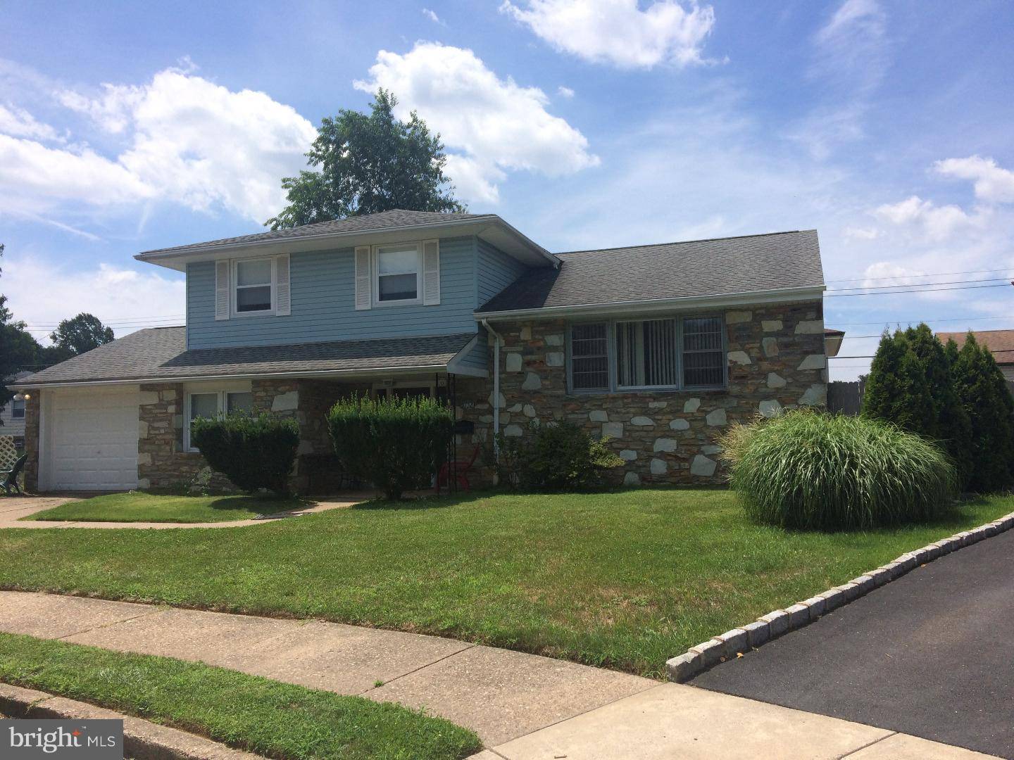 Philadelphia, PA 19115,9738 MOREFIELD PL