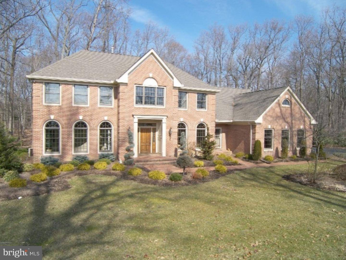 Moorestown, NJ 08057,733 YORKTOWN LN