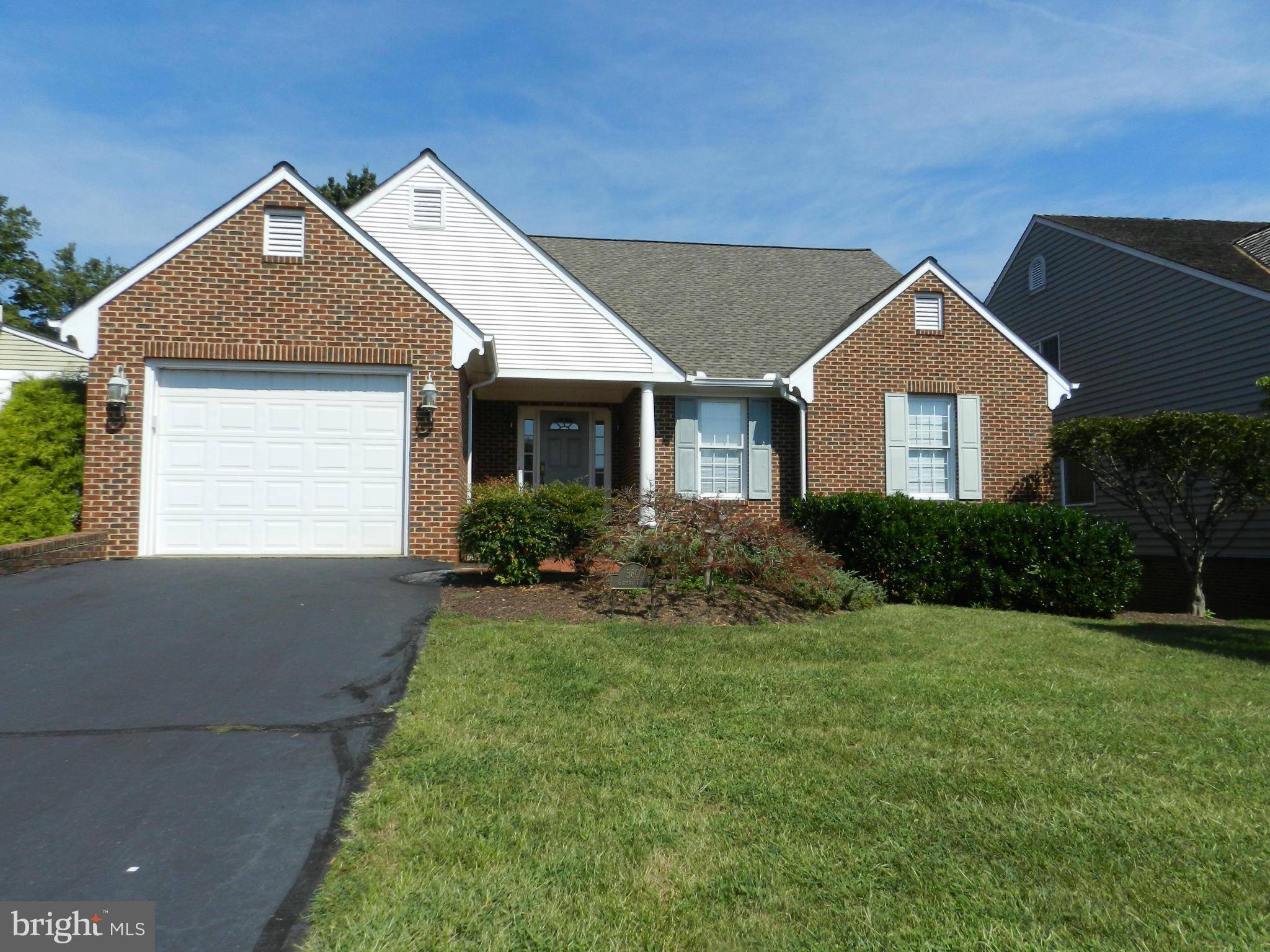 Culpeper, VA 22701,560 GREENS CT