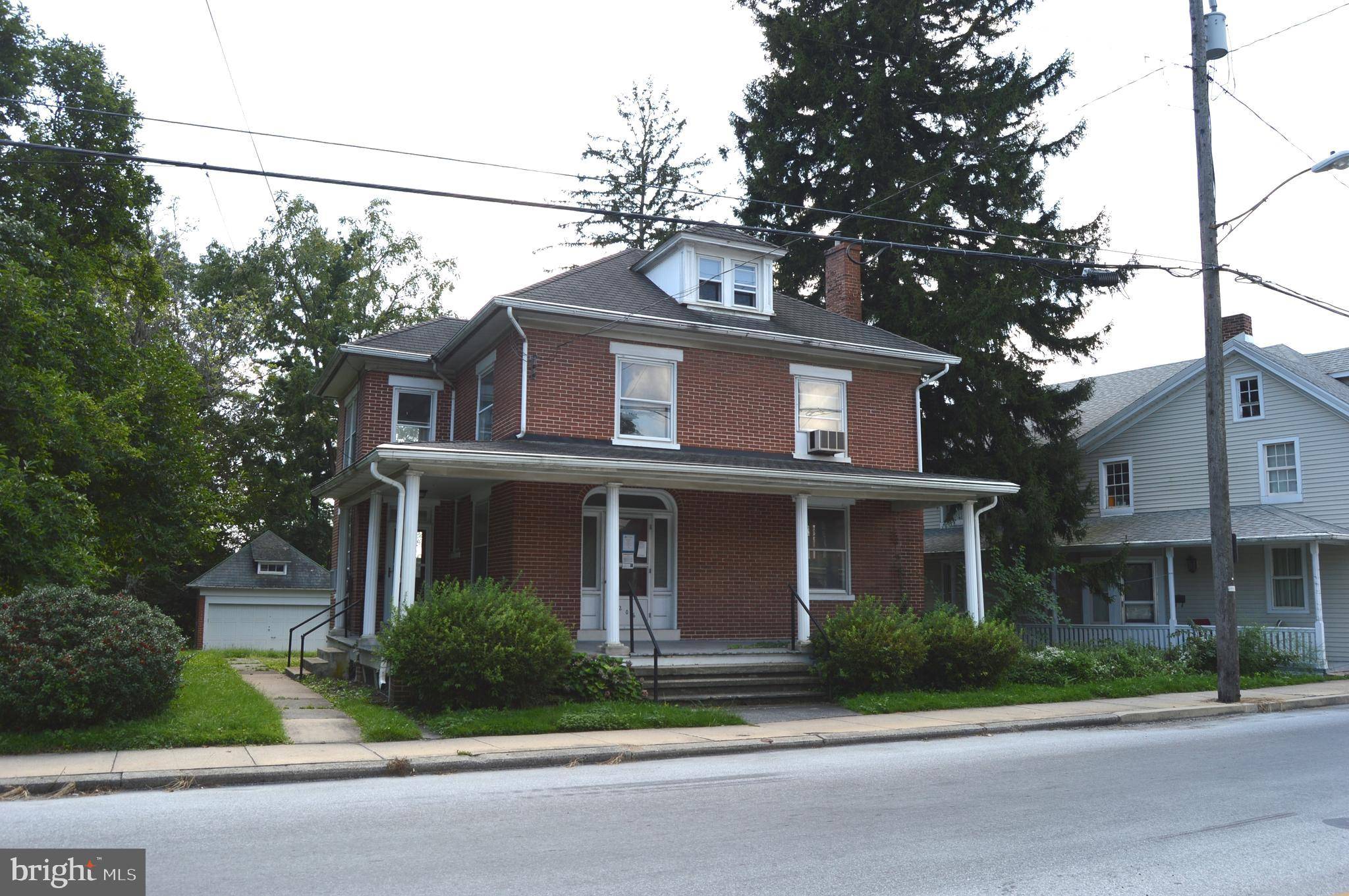 Strasburg, PA 17579,206 W MAIN ST