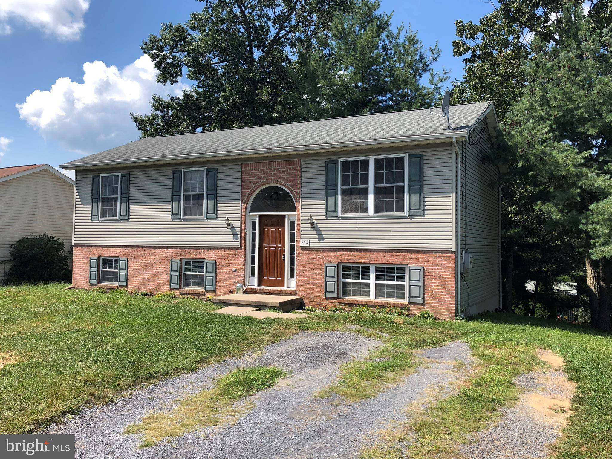 Inwood, WV 25428,284 IDYLLWOOD DR