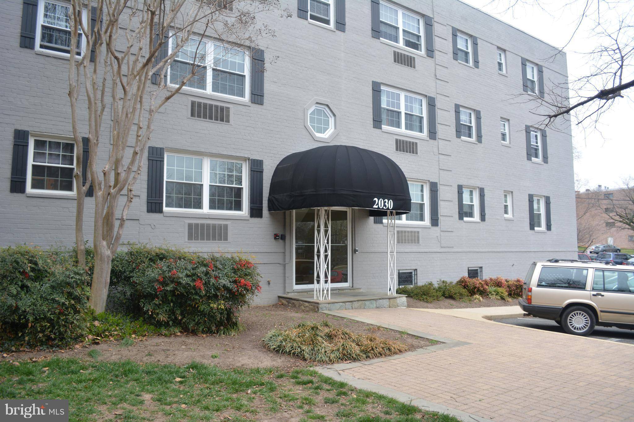 Arlington, VA 22207,2030 VERMONT ST #201