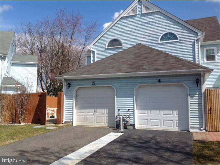 Freehold, NJ 07728,5 TWAIN CT