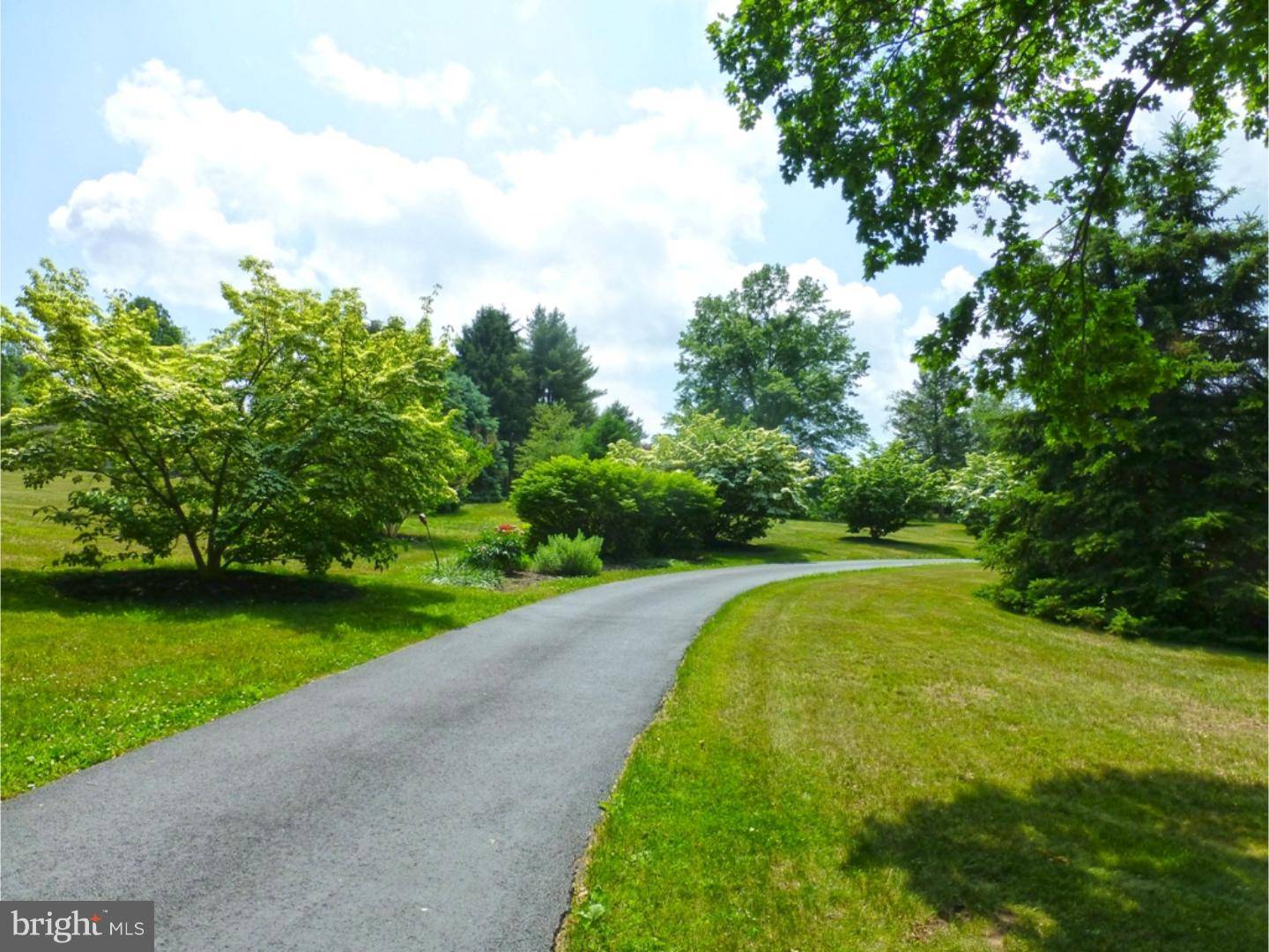 Shillington, PA 19607,165 MEADOW GLEN LN