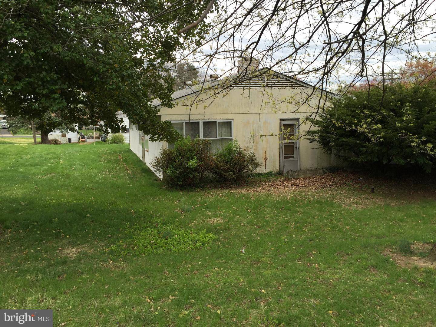 Levittown, PA 19054,4 MIMOSA LN