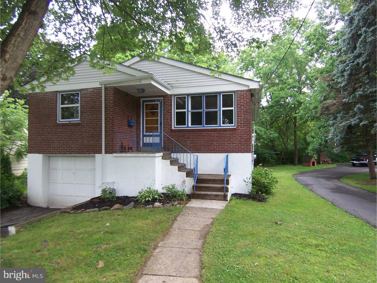 Morton, PA 19070,919 MITCHELL AVE