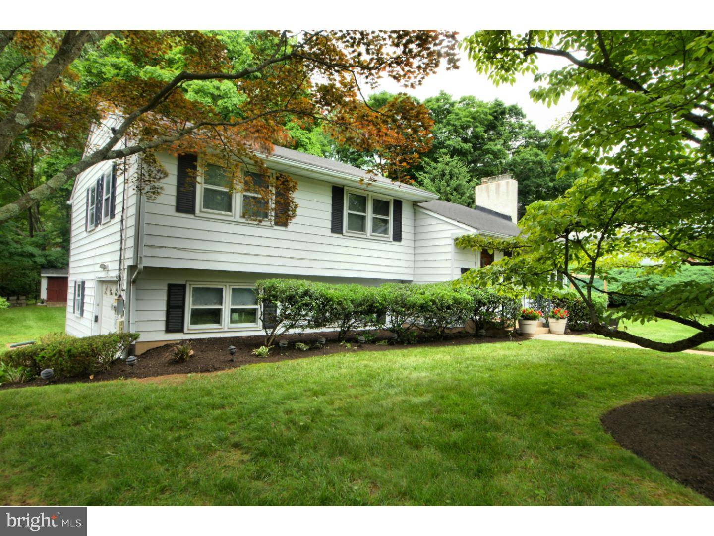 Ewing, NJ 08638,15 WOODHAMPTON DR