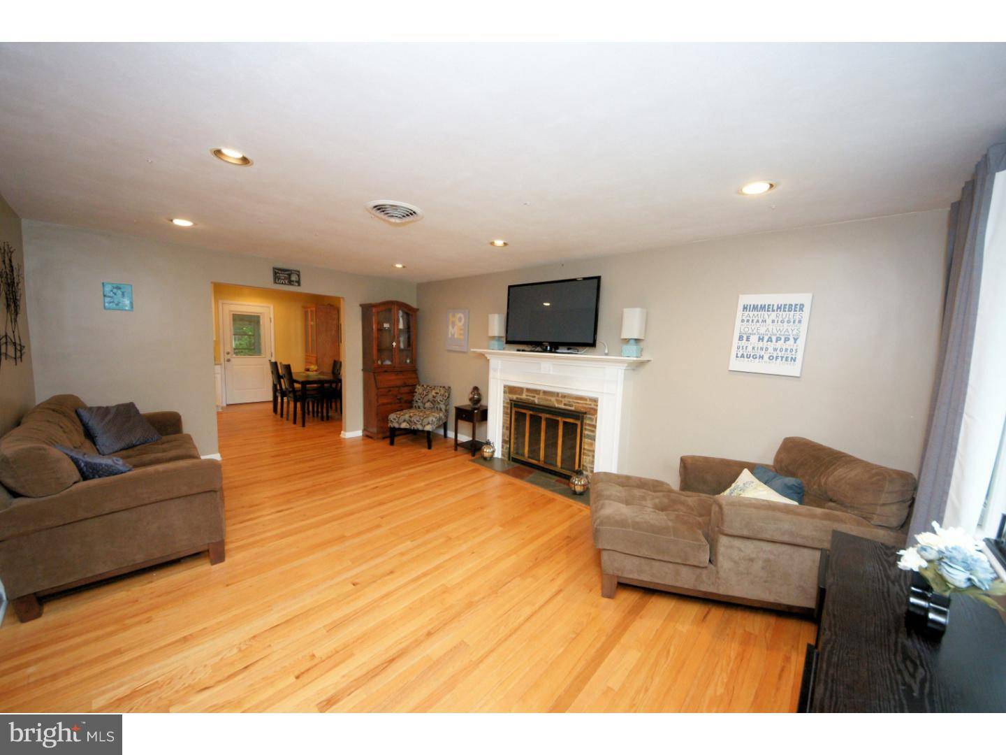 Ewing, NJ 08638,15 WOODHAMPTON DR