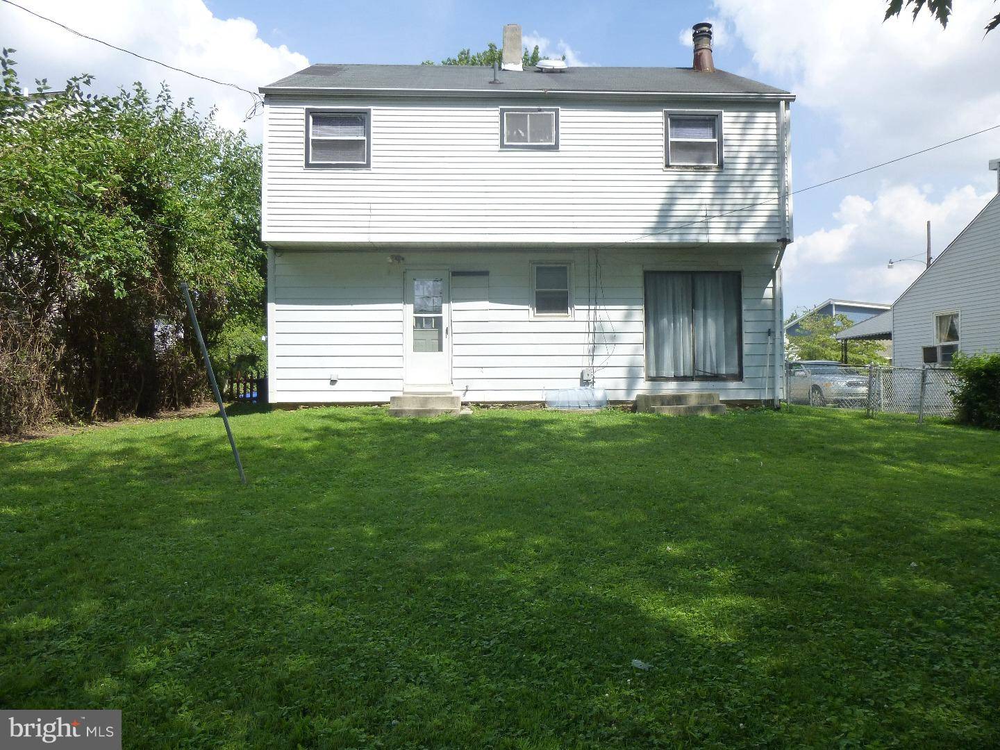 Norwood, PA 19074,303 W LOVE LN