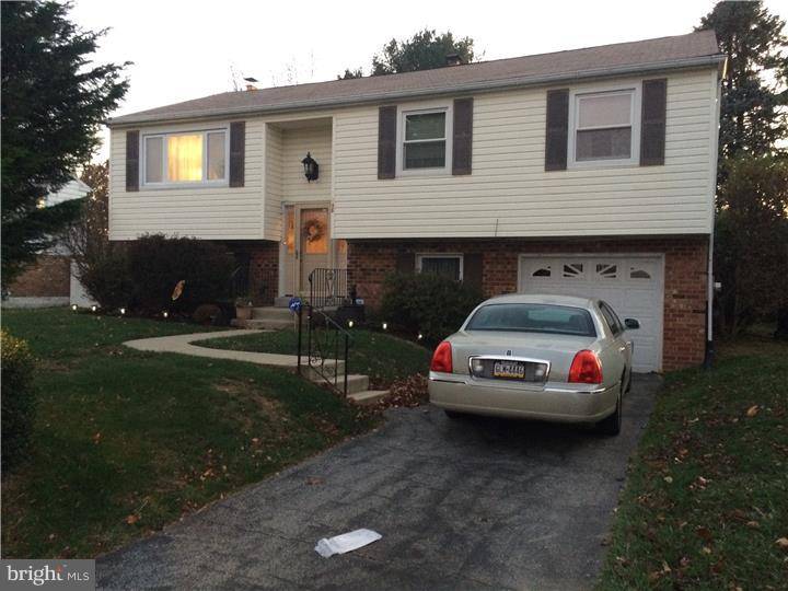 Aston, PA 19014,696 BOXWOOD DR