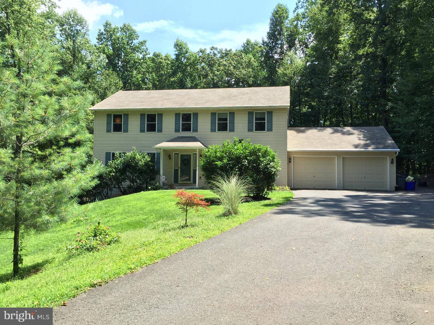 Shillington, PA 19607,25 FAWN DR