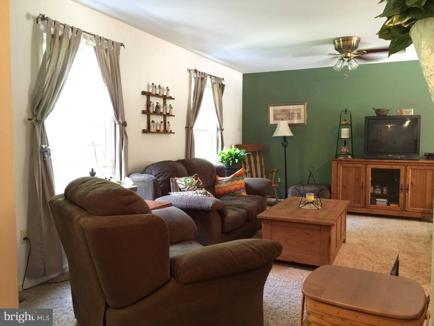 Shillington, PA 19607,25 FAWN DR