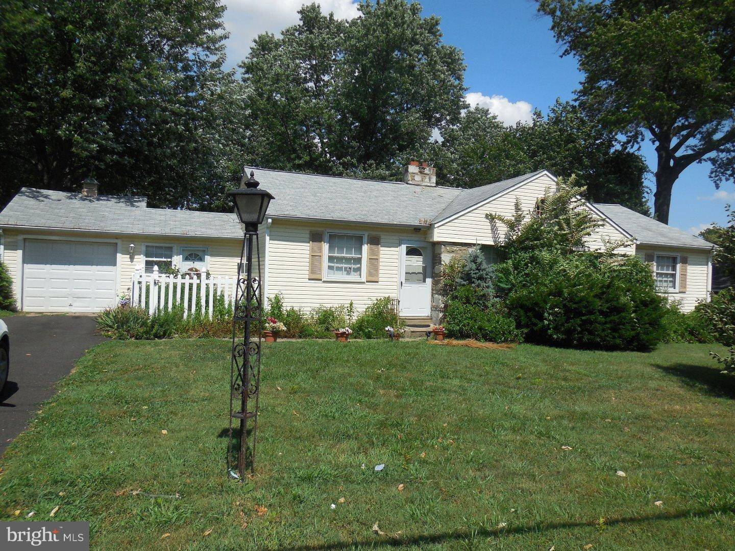 Huntingdon Valley, PA 19006,511 ROCKLEDGE AVE