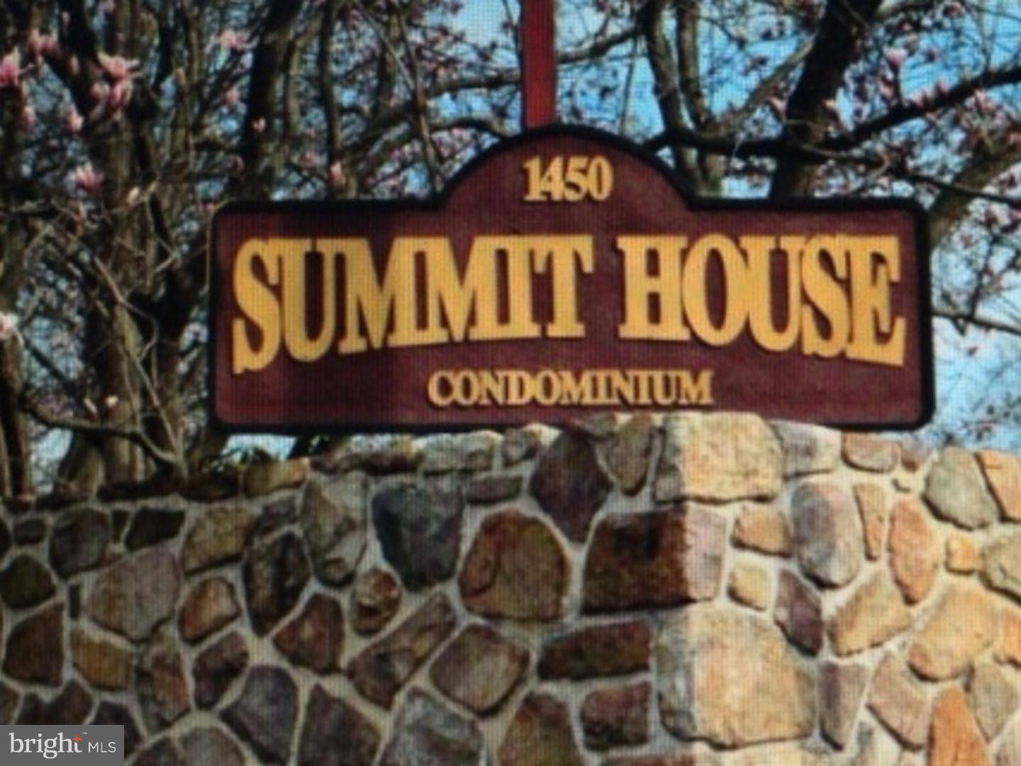 West Chester, PA 19382,476 SUMMIT HOUSE