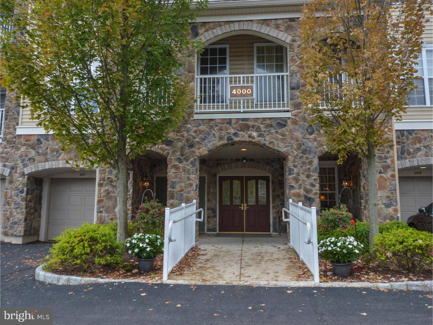 Warminster, PA 18974,4103 KNOX CT