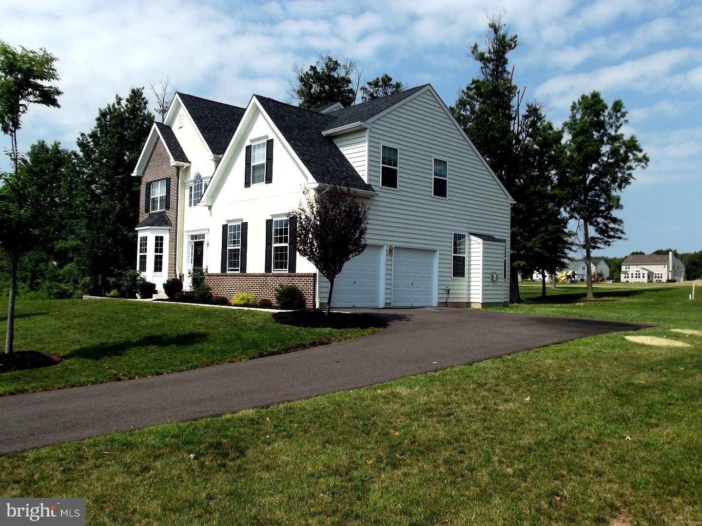 Harleysville, PA 19438,825 CLUBHOUSE DR