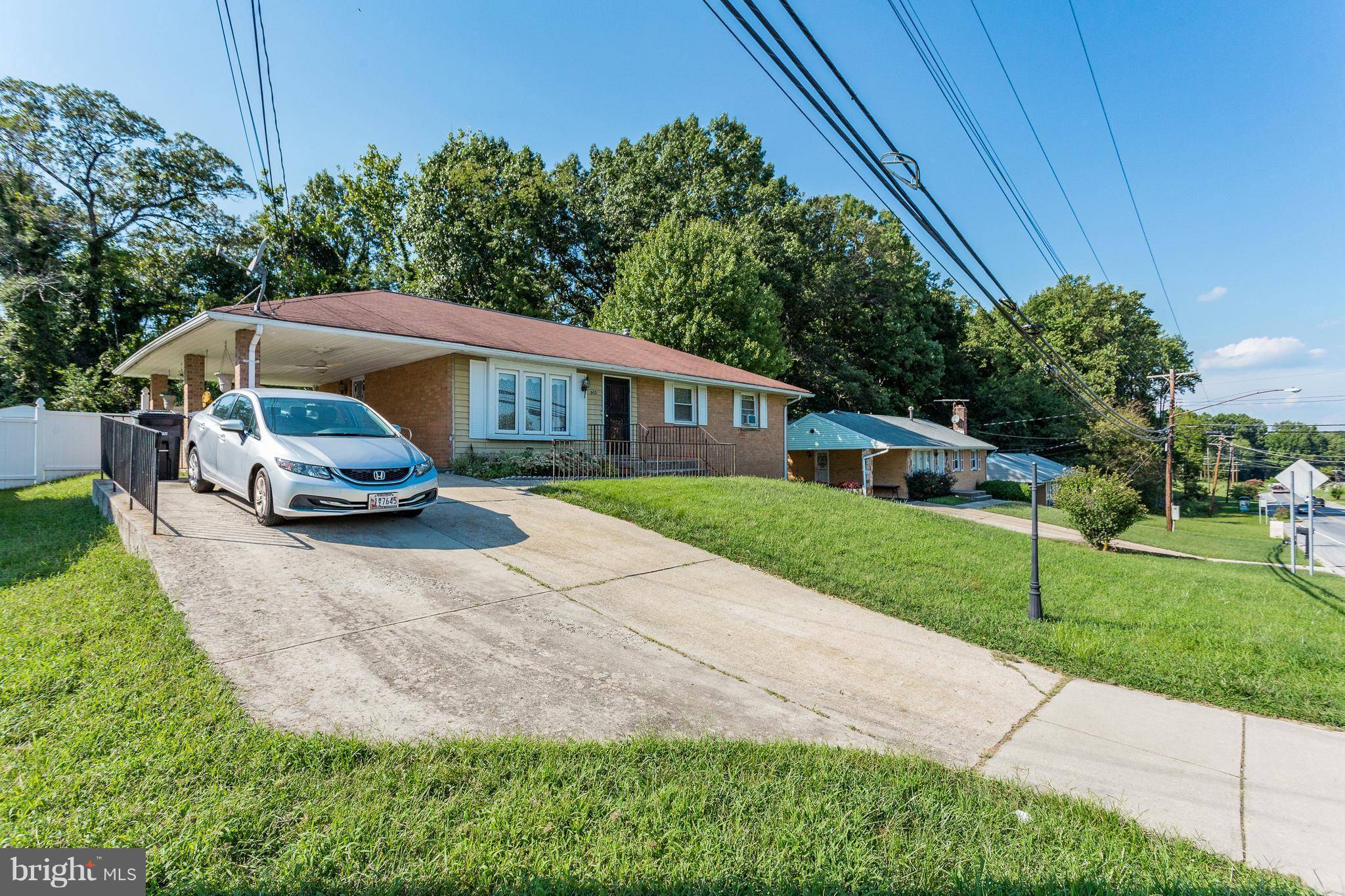 Capitol Heights, MD 20743,905 SHADY GLEN DR