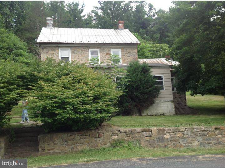 Oley, PA 19547,449 LONG LN