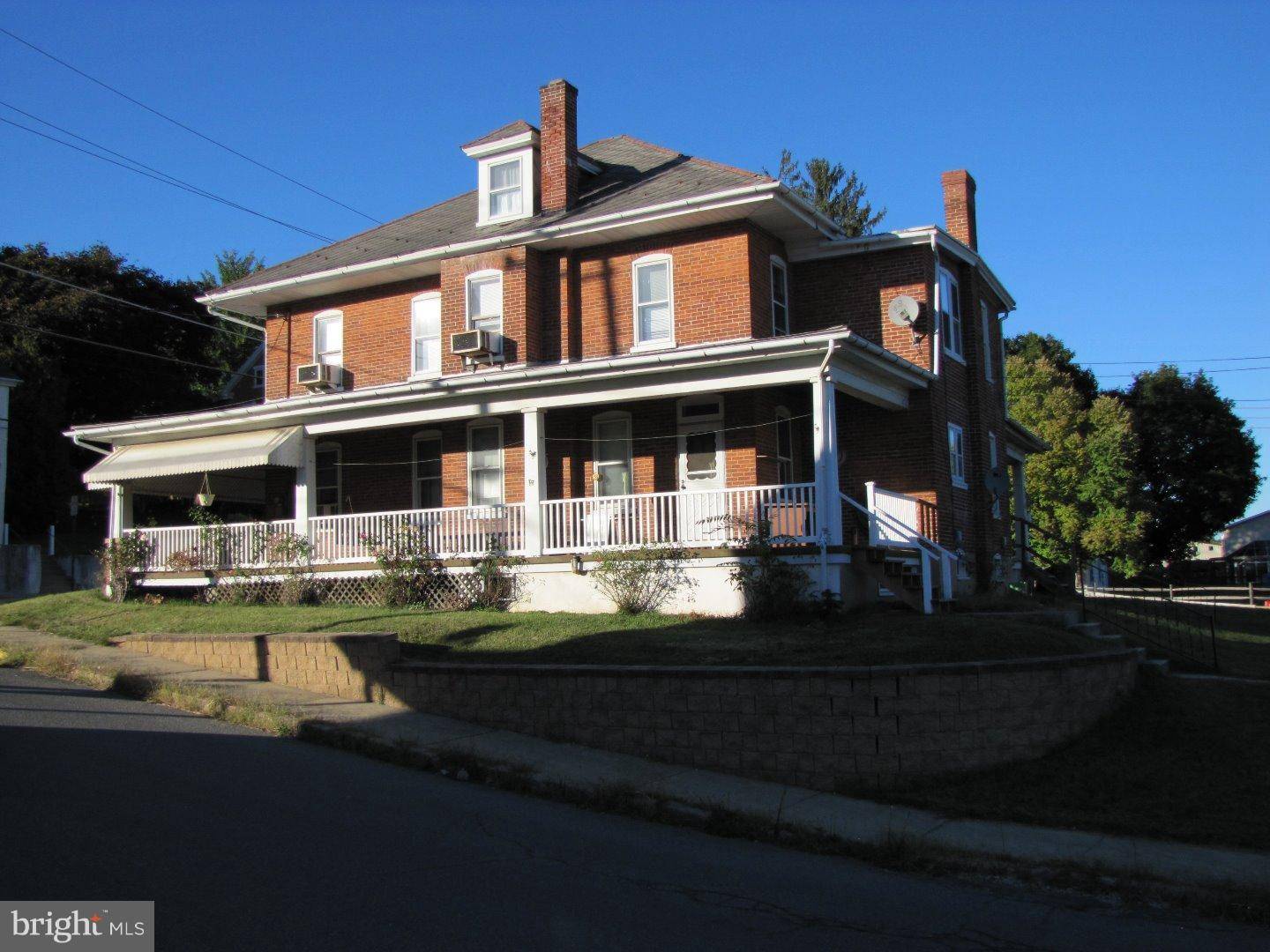 Bechtelsville, PA 19505,1864 N MAIN ST