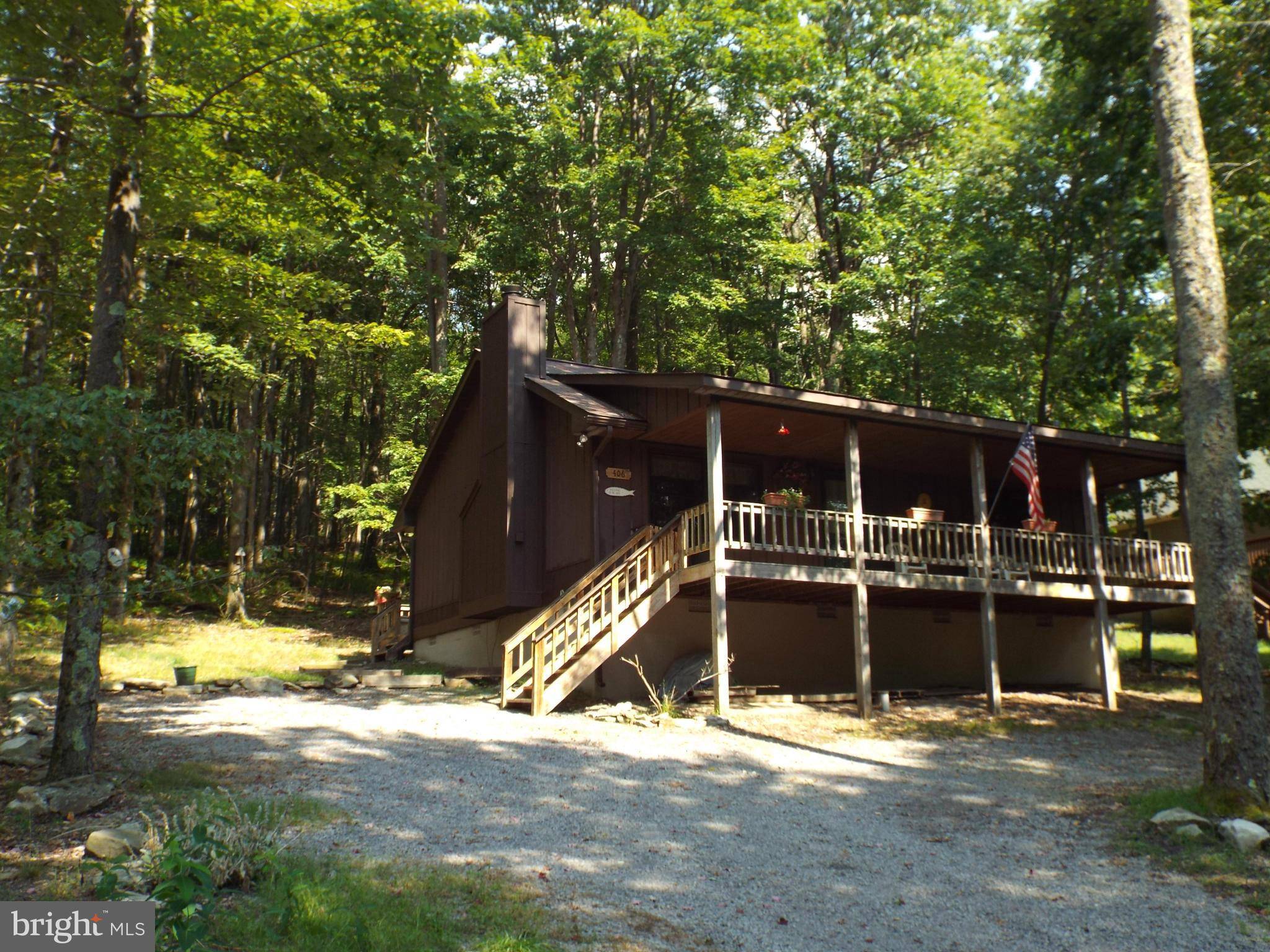 Terra Alta, WV 26764,406 PRIMROSE LN