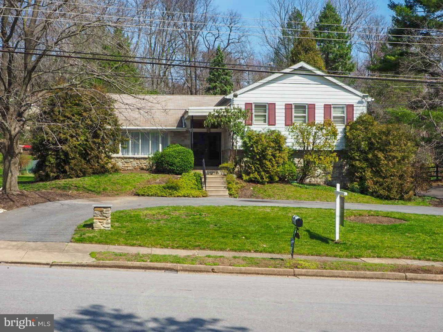 Abington, PA 19027,551 OAK SHADE AVE